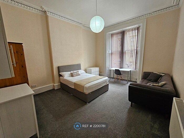 7 Bedroom Flat To Rent In West End Park Street, Glasgow, G3