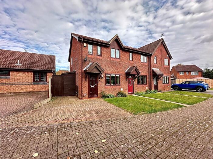 3 Bedroom End Of Terrace House For Sale In Claregate, East Hunsbury, Northampton, NN4