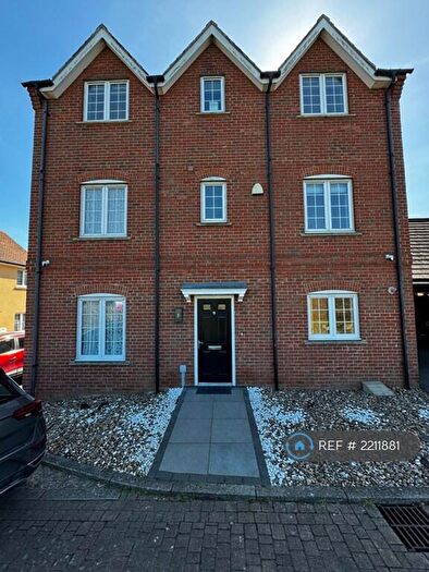 4 Bedroom Detached House To Rent In Leys Close, Aylesbury, HP19