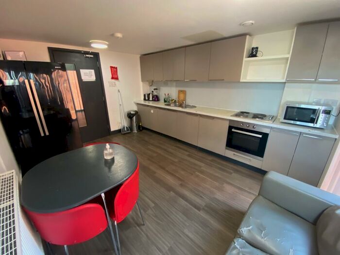 Apartment To Rent In Chapel Street, Luton, LU1