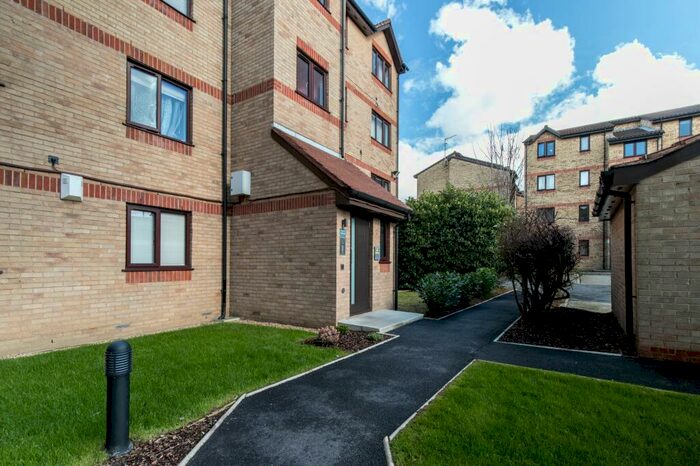1 Bedroom Flat To Rent In Harrison Court Myers Lane, Off Mercury Road, SE14