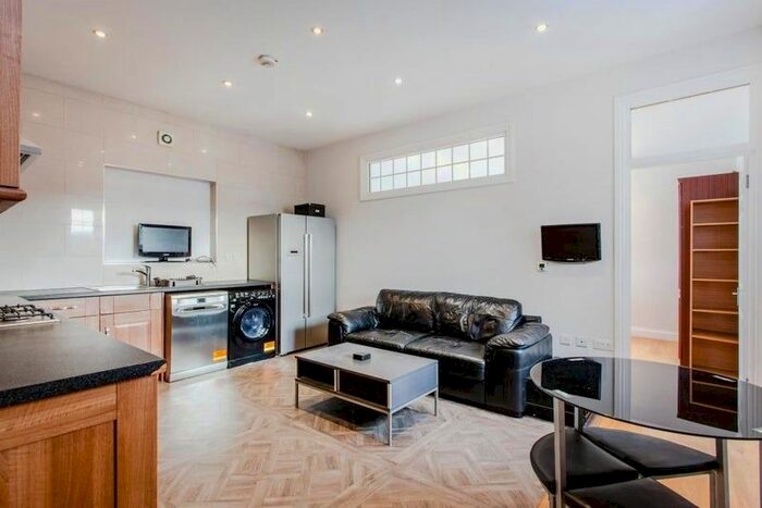 4 Bedroom Flat To Rent In Camden Road, Holloway, N7