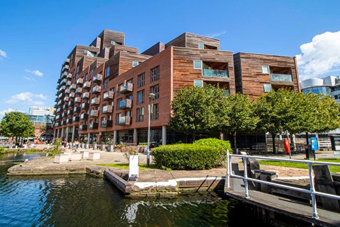 2 Bedroom Flat To Rent In Wharf Approach, Leeds, LS1