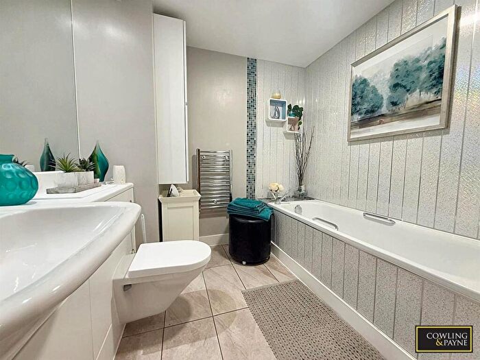 2 Bedroom Flat To Rent In Albert Basin Way, London, E16