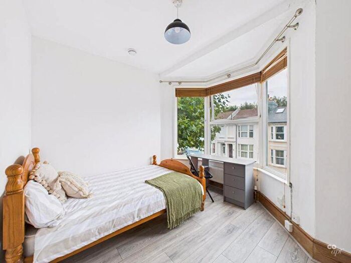 3 Bedroom End Of Terrace House To Rent In Robertson Road, Brighton, BN1