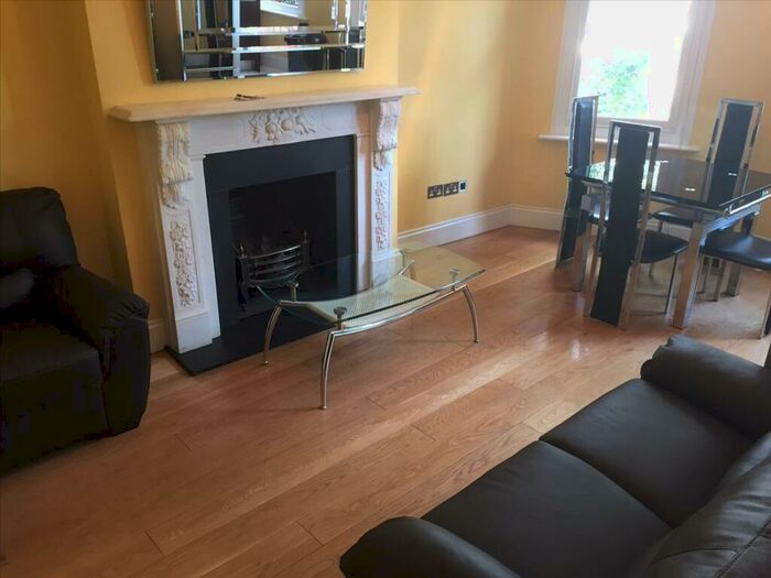 3 Bedroom Flat To Rent In Highbury Grove, London, N5