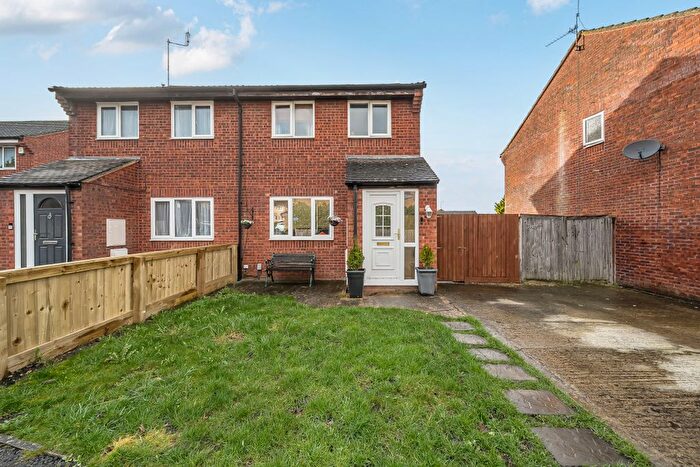 3 Bedroom Semi Detached House For Sale In Ramleaze Drive, Ramleaze, Swindon, SN5