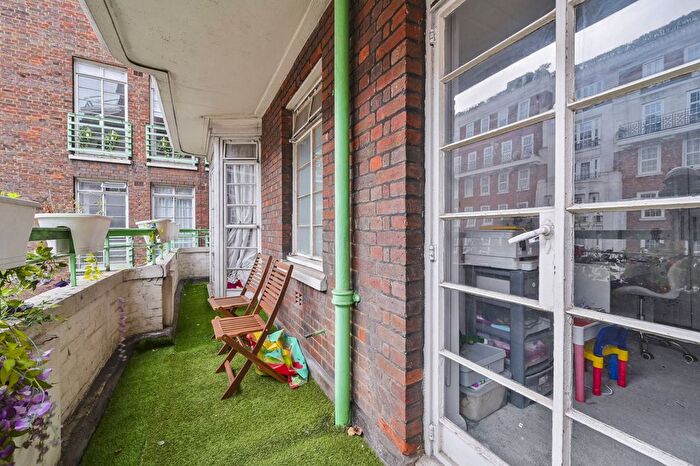 3 Bedroom Flat To Rent In Dorset House, Gloucester Place, Marylebone, London, NW1