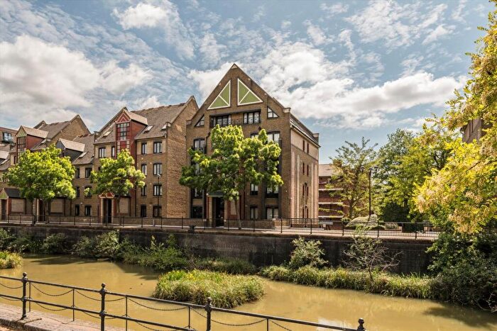 1 Bedroom Flat For Sale In Discovery Walk, Wapping, E1W