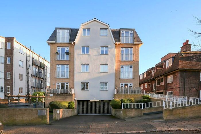 2 Bedroom Flat To Rent In Anerley Park, London, SE20