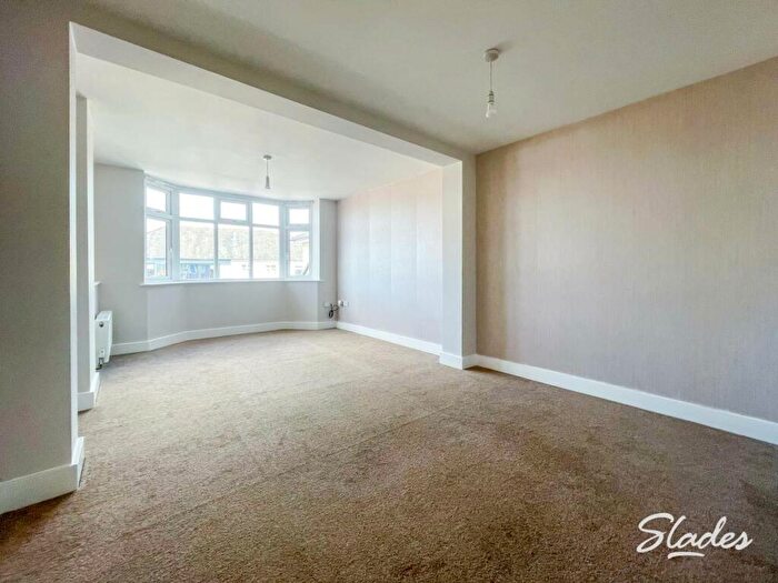 3 Bedroom Flat To Rent In Wimborne Road, Kinson, Bournemouth, BH10