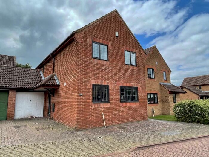 4 Bedroom Detached House To Rent In Longhedge, Caldecotte, MK7