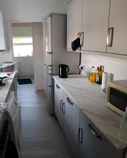 3 Bedroom Terraced House To Rent In Blenheim Gardens, Reading, RG1