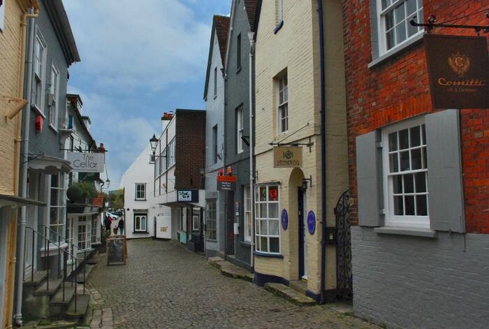 2 Bedroom Terraced House To Rent In Lymington, Hampshire, SO41