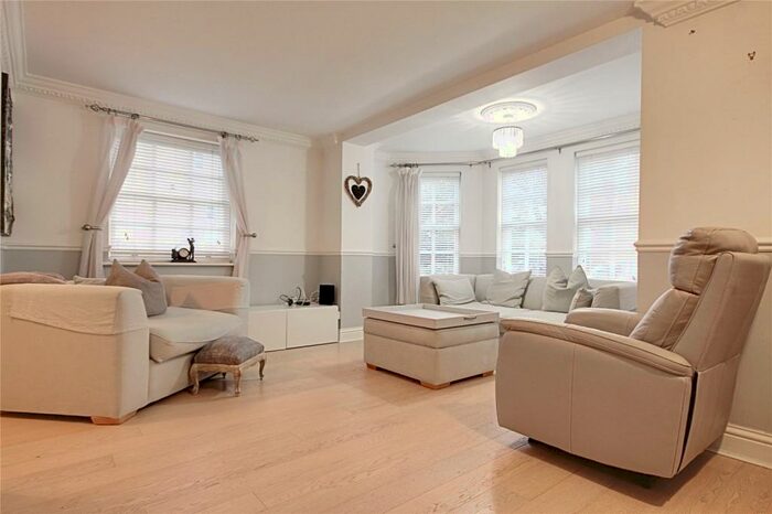 1 Bedroom Flat To Rent In Buchanan Close, London, N21