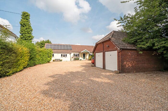 5 Bedroom Detached House For Sale In Blackberry Lane, Four Marks, Alton, Hampshire, GU34