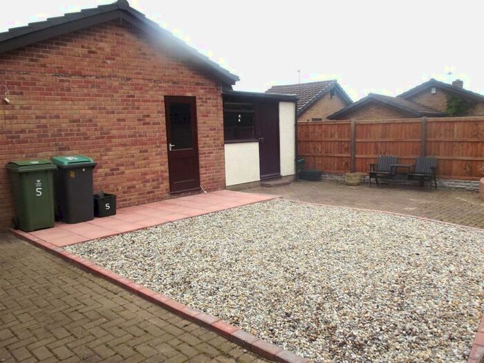 2 Bedroom Bungalow To Rent In Esless Park, Rhostyllen, LL14