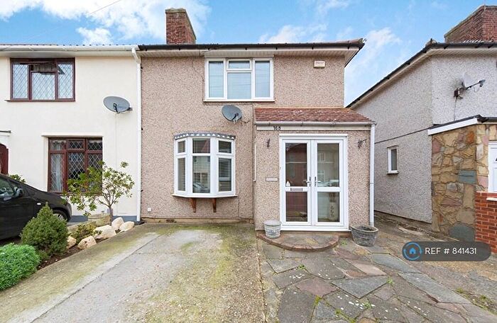 3 Bedroom End Of Terrace House To Rent In Ivyhouse Road, Dagenham, RM9