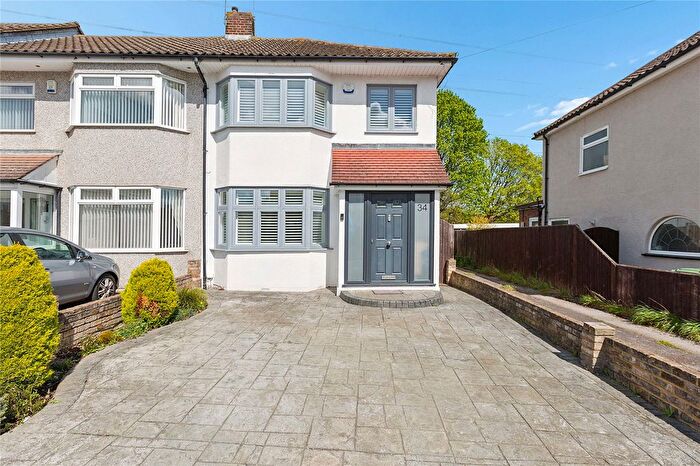 3 Bedroom End Of Terrace House For Sale In Stour Way, Upminster, RM14