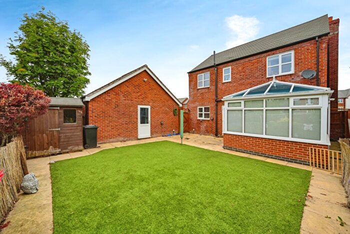 4 Bedroom Detached House For Sale In Quarry Bank Lane, Swadlincote, Derbyshire, DE11