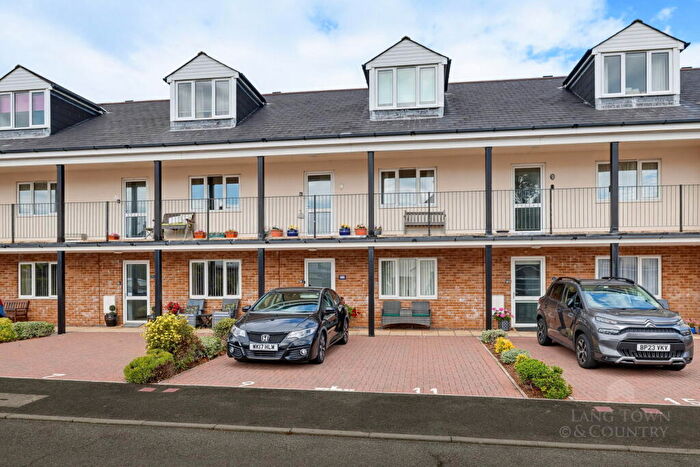 2 Bedroom Maisonette For Sale In Consort Close, Hartley, Plymouth, PL3