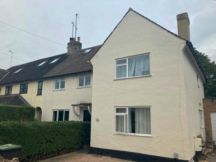 3 Bedroom Semi-Detached House To Rent In Orkney Place, Witney, OX28