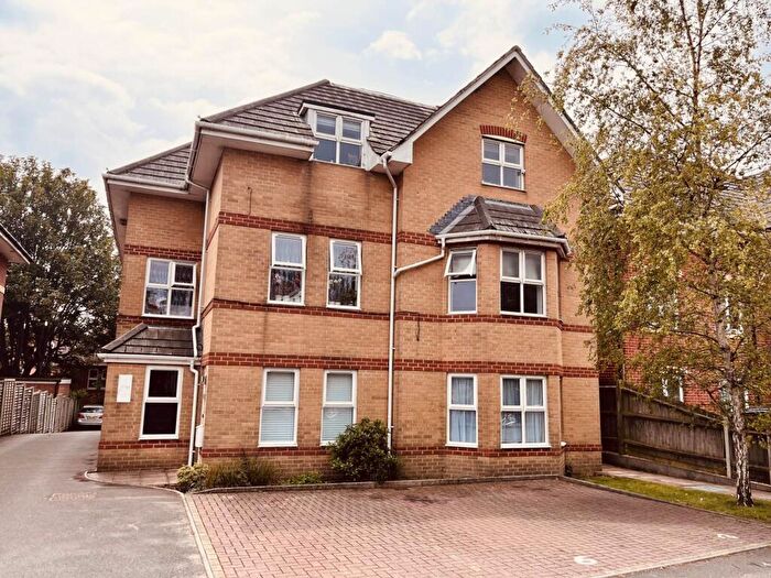 2 Bedroom Flat For Sale In Florence Road, Bournemouth, BH5