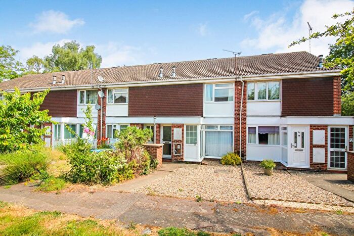 1 Bedroom Maisonette To Rent In Rowland Way, Aylesbury, HP19