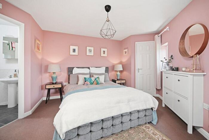 3 Bedroom Semi-Detached House For Sale In Yeats Road, Stratford-upon-Avon, CV37