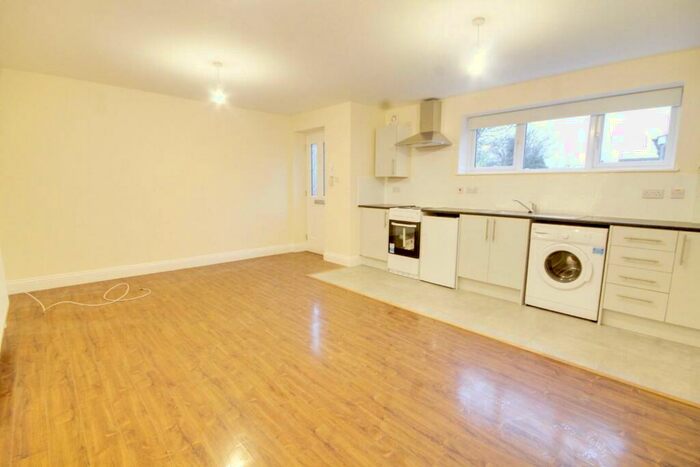 1 Bedroom Apartment To Rent In Mandeville Road Enfield, EN3