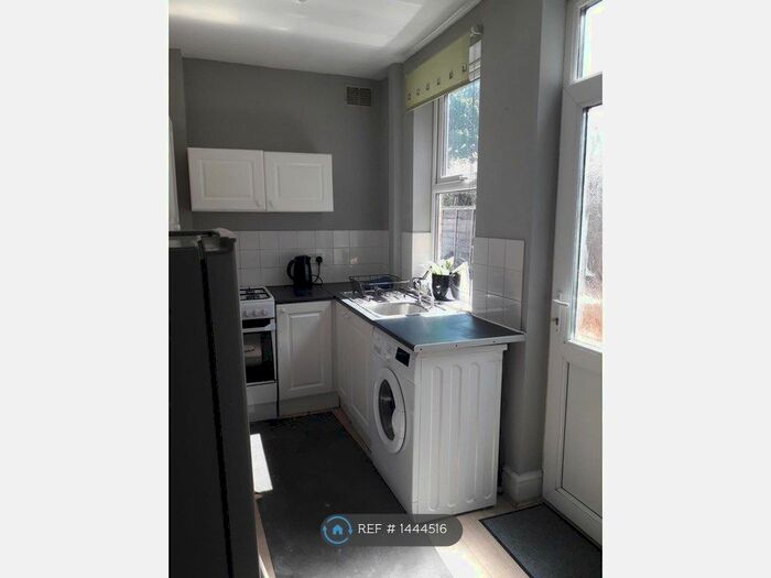 3 Bedroom Terraced House To Rent In Bramall Road, Leicester, LE5