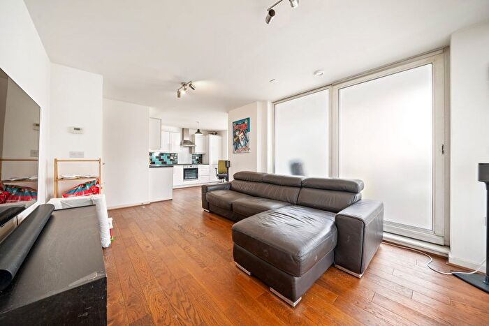 1 Bedroom Flat To Rent In Ealing Road, Brentford, TW8