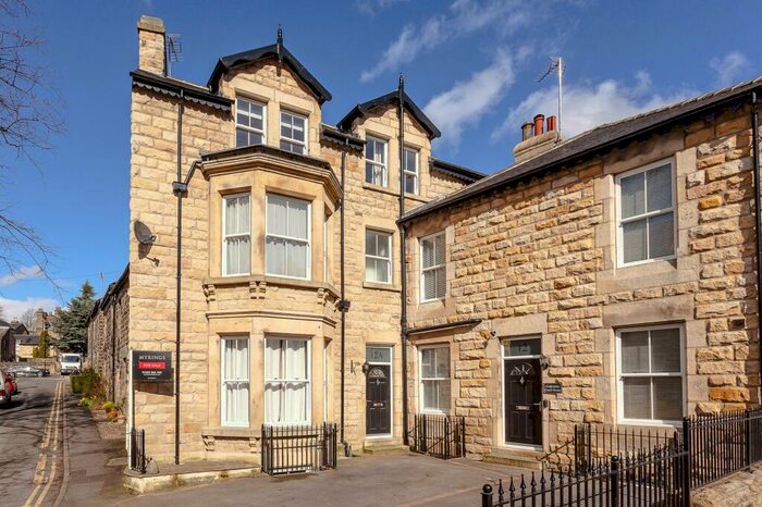4 Bedroom Town House To Rent In Strawberry Dale Avenue, Harrogate, HG1