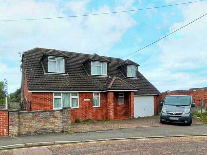 4 Bedroom Detached House To Rent In St. Cross Road, Farnham, GU9