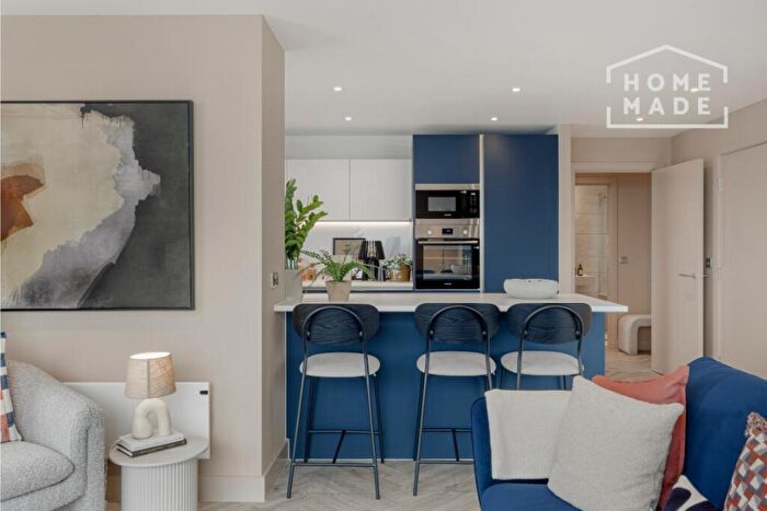 2 Bedroom Flat To Rent In Colliers Yard, M3