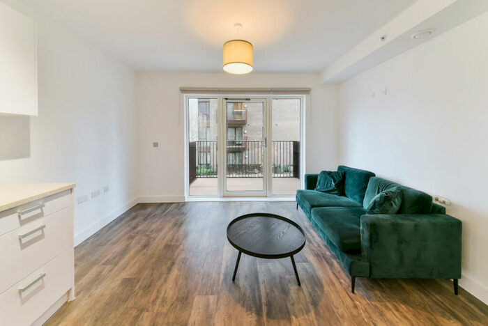 1 Bedroom Apartment To Rent In Millet Place, Pontoon Dock London, E16