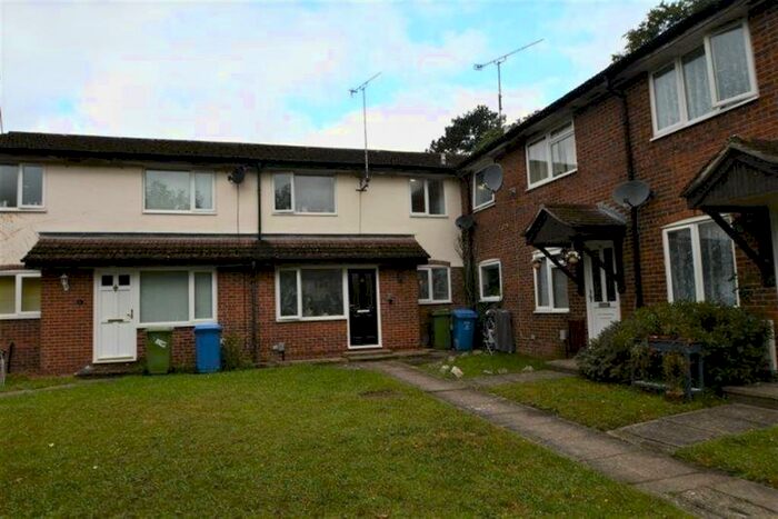 1 Bedroom House To Rent In Bedroom Back To Back House In Farnborough, GU14