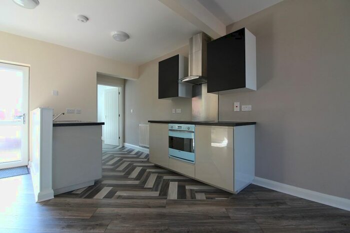 2 Bedroom Flat To Rent In Castle Industrial Park, Watnall Road, Hucknall, Nottingham, NG15