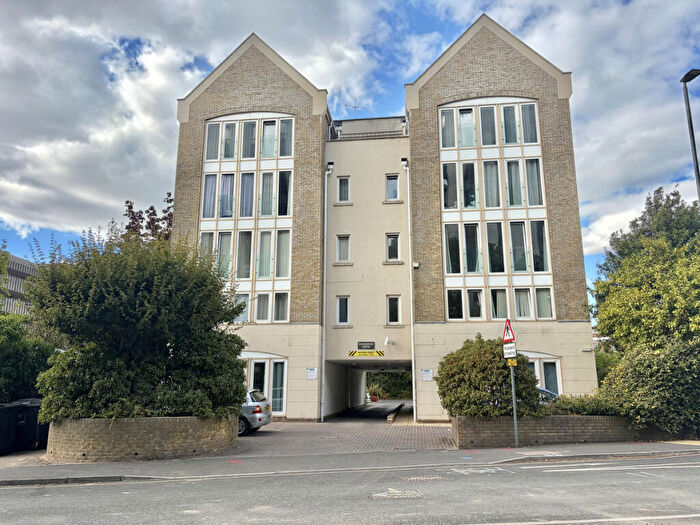 2 Bedroom Flat For Sale In Serpentine Road, Poole, BH15