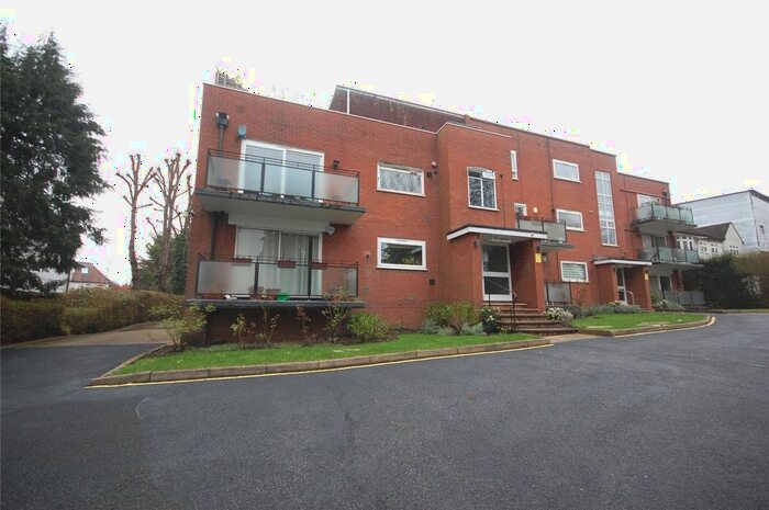 3 Bedroom Flat To Rent In The Lintons, Dollis Avenue, Finchley, N3