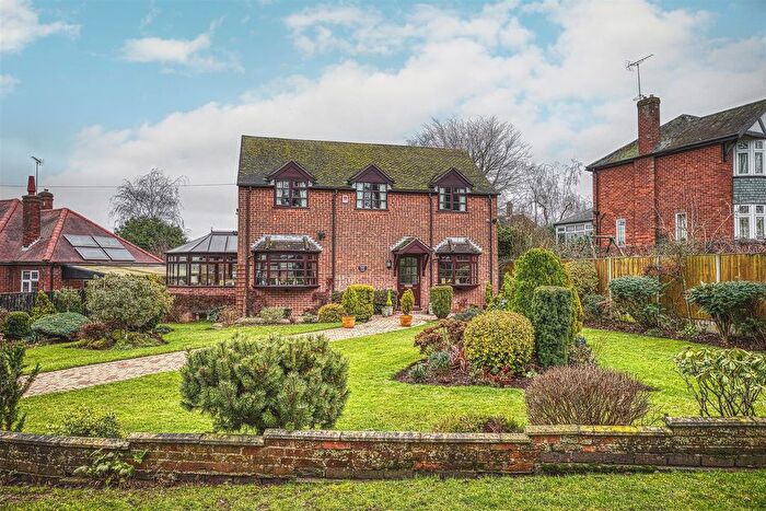 4 Bedroom Detached House For Sale In Knowles Hill, Rolleston-On-Dove, Burton-On-Trent, DE13