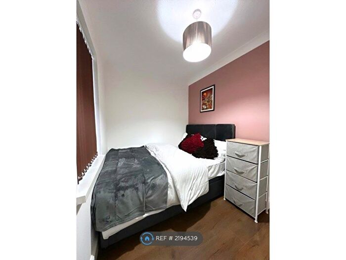 4 Bedroom Terraced House To Rent In Silbury Avenue, Mitcham, CR4