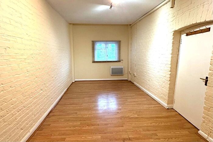 1 Bedroom Flat To Rent In Cavendish Road, London, N4