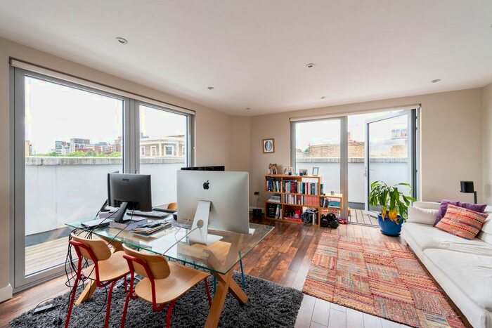 2 Bedroom Flat To Rent In Norroy Road, London, SW15