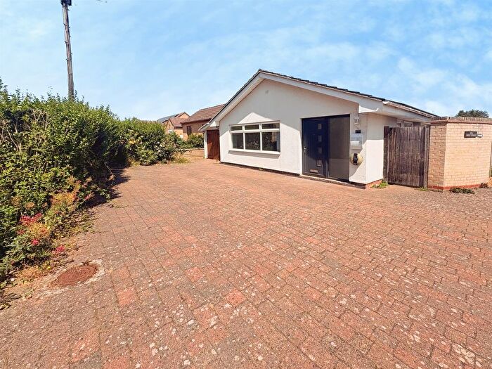 3 Bedroom Detached Bungalow For Sale In West Street, Over, Cambridge, CB24