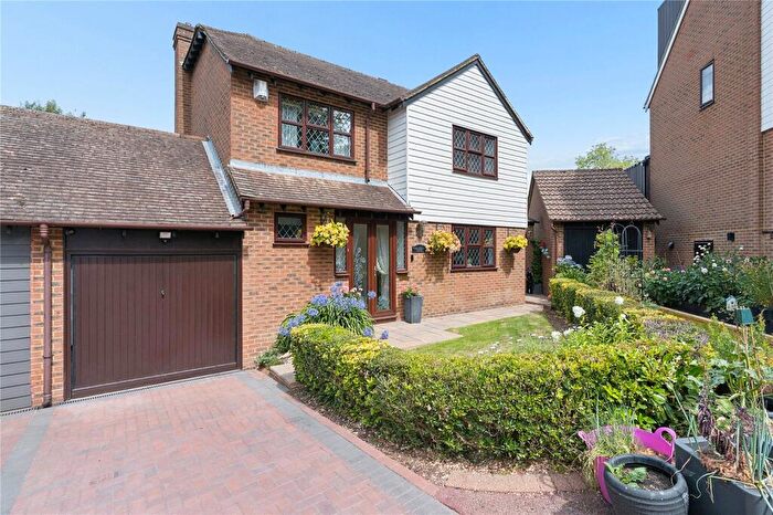 5 Bedroom Detached House For Sale In Gean Close, Chatham, Kent, ME5