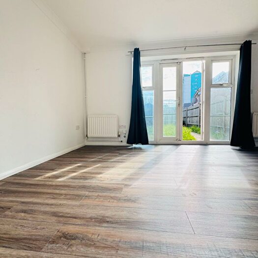 3 Bedroom Semi-Detached House To Rent In Railway Terrace, Feltham, TW13