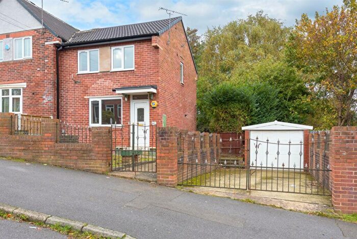 3 Bedroom Semi-Detached House For Sale In Whites Lane, Sheffield, S2