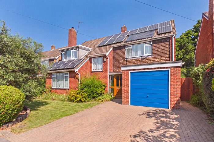 4 Bedroom Detached House For Sale In Thames Crescent, Maidenhead, Berkshire, SL6