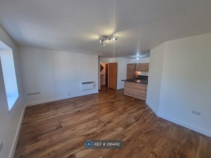 2 Bedroom Flat To Rent In Park Lodge Ave, West Drayton, UB7